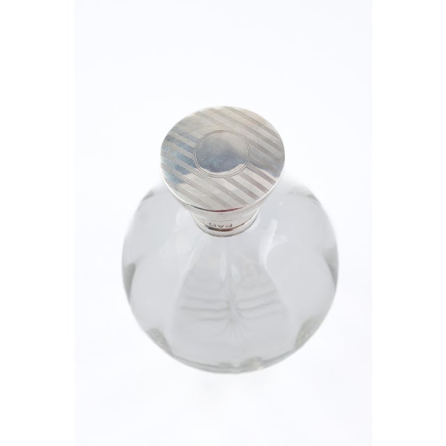 Victorian Edwardian Sterling Silver & Cut Glass Perfume Scent Bottle — Hallmarked, Engine-Turned Cap, C. 1900–1910 For Sale - Image 3 of 6