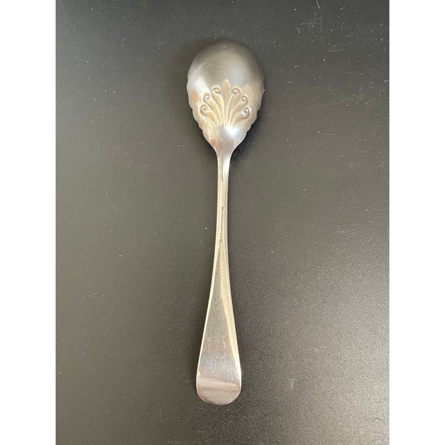 Victorian 1847 Rogers Bros. A1 Shell 1860 Silverplate Sugar Shell Spoon For Sale - Image 3 of 7