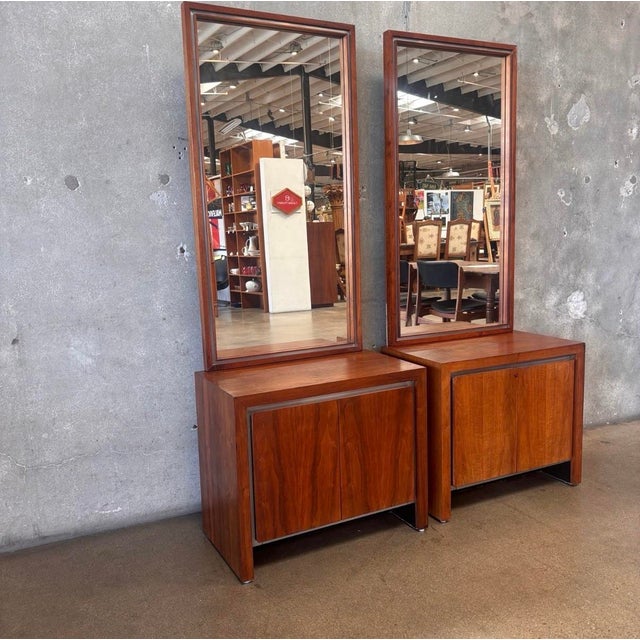 1950s MCM Dillingham Mirrored Vanity/ Nightstands . For Sale - Image 5 of 10