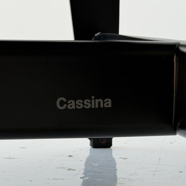 Lc4 Cowhide Chaise by Le Corbusier, Pierre Jeanneret, and Charlotte Perriand for Cassina For Sale - Image 10 of 10