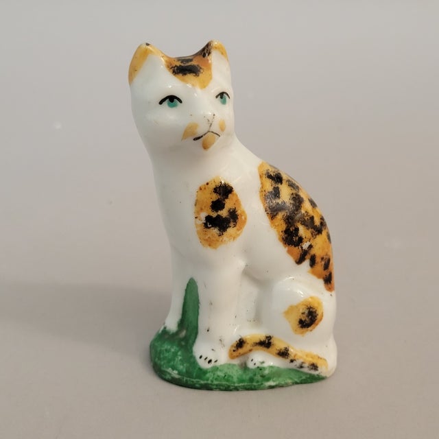 Antique English Staffordshire Pottery Cat Figure, C. 1840–1870 For Sale In Raleigh - Image 6 of 8