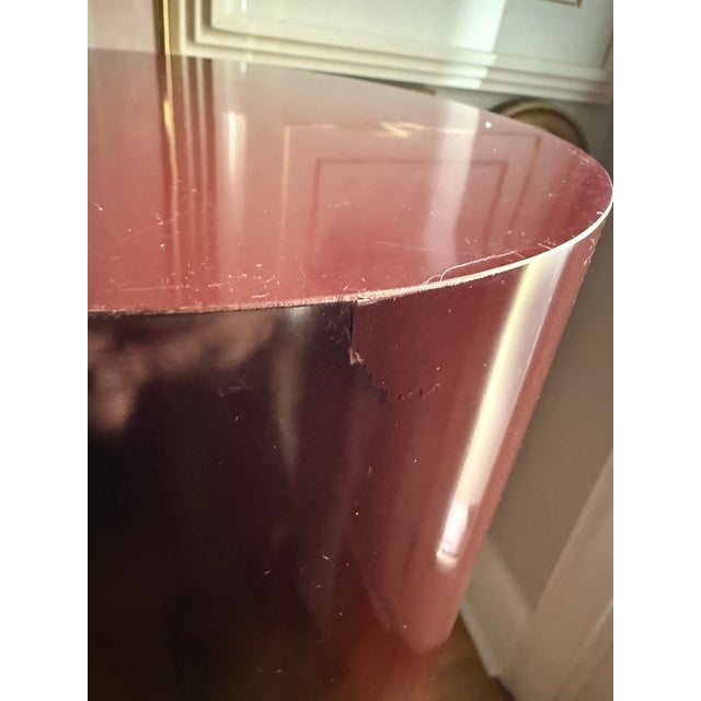 Vintage High-Gloss Maroon Pedestal With Raised Brass Accent For Sale In Atlanta - Image 6 of 6