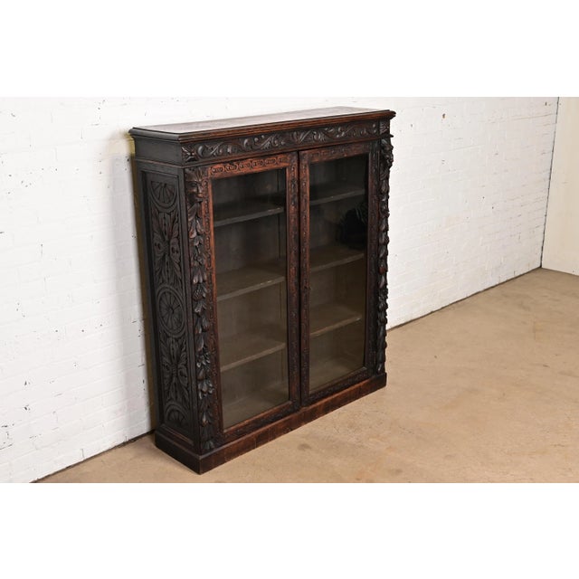 Late 19th Century R. J. Horner Style Antique Victorian Carved Oak Bookcase Cabinet, Circa 1880s For Sale - Image 5 of 12