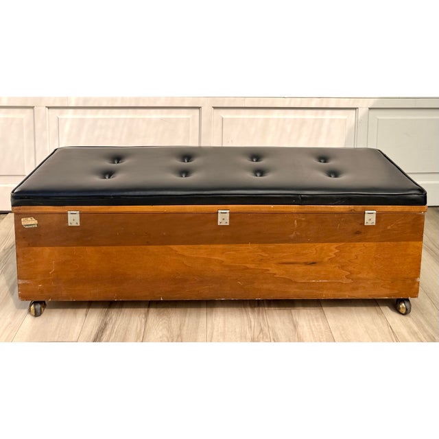 1960s Lane Mid-Century Oak Cedar Chest Storage Bench With Black Upholstery For Sale In Los Angeles - Image 6 of 18