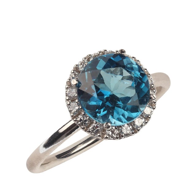 Blue Topaz and Diamond 14k White Gold Ring Size 6.5 For Sale - Image 4 of 6