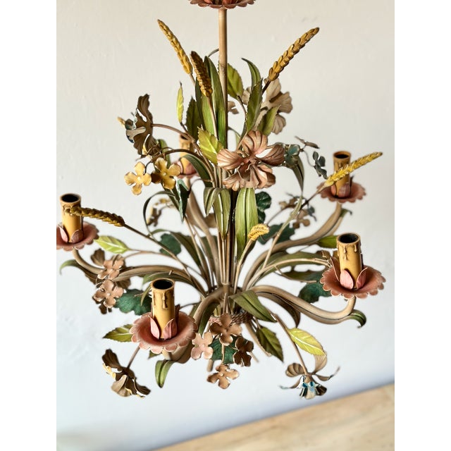 French Polychrome Floral and Wheat Tole 5-Light Chandelier, 1960s For Sale - Image 4 of 18