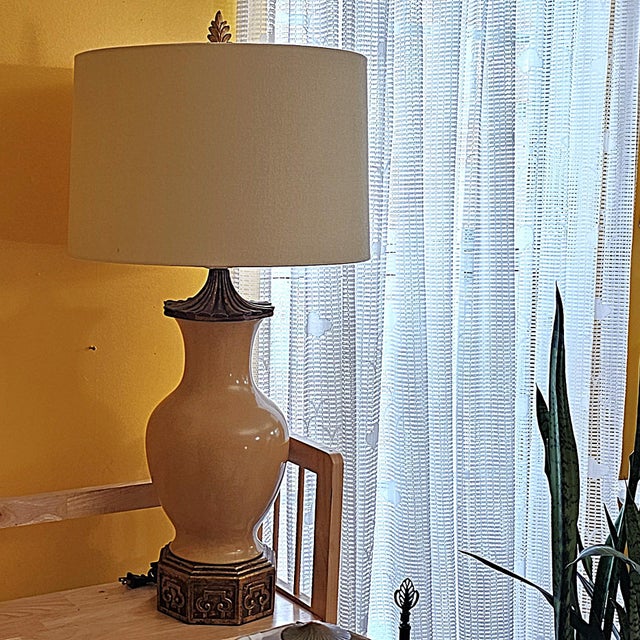 Pair of Port 68 Mark Abrams Cream Ceramic Urn Table Lamps With Linen Drum Shades For Sale - Image 12 of 18