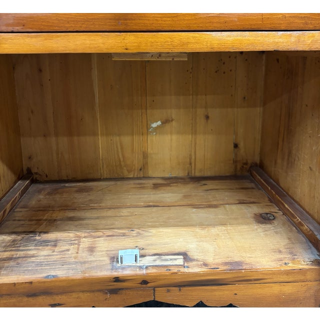 Brown Antique Pine Pennsylvania Style Rustic Farmhouse Style Nightstand Side Table For Sale - Image 8 of 9