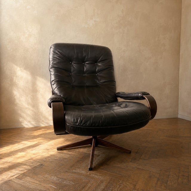 Scandinavian Black Leather Swivel Lounge Chair with Bentwood Frame, 1970s For Sale - Image 10 of 10