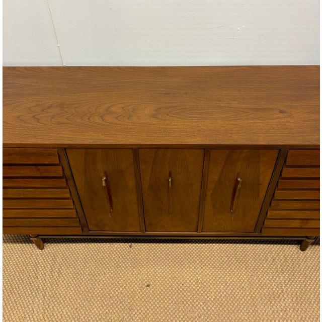 Mid-Century Modern Sculptural Walnut Dresser or Credenza Sideboard by American of Martinsville For Sale In Boston - Image 6 of 8