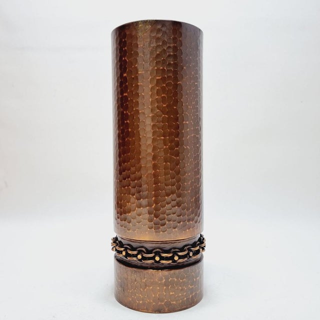 1970s Vintage Arts and Crafts Hammered Copper Vase, 1970s For Sale - Image 5 of 12