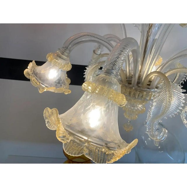 Venetian Murano-Style Glass Chandelier in Transparent and Gold with Flowers and Leaves by Simoeng For Sale - Image 6 of 14