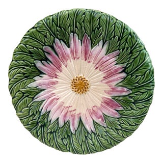 French Majolica Daisy Plate Orchies, Circa 1890 For Sale