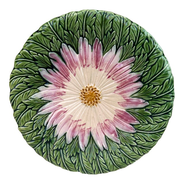 French Majolica Daisy Plate Orchies, Circa 1890 For Sale
