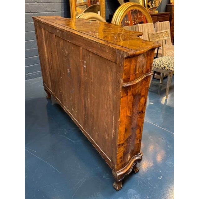 Traditional Early 20th Century Italian Burl Walnut Shaped Buffet For Sale - Image 3 of 6