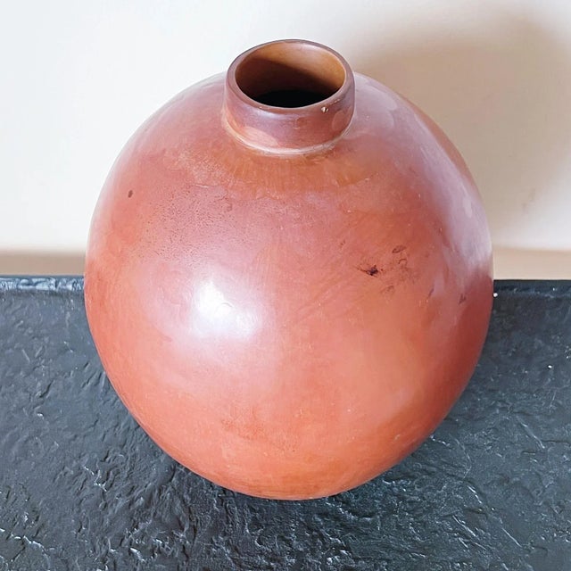 Mid-Century Peruvian Vase With Etched Birds and Clouds in Tera Cotta and Ochre Colors For Sale - Image 4 of 8