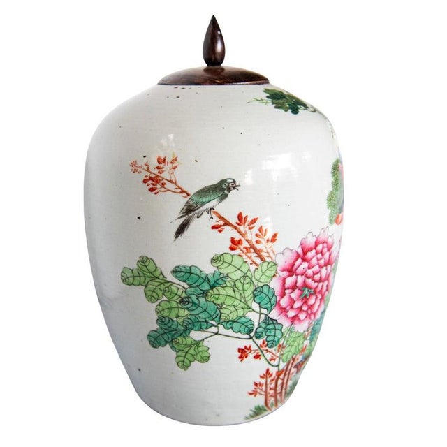 Early 20th Century Chinese Famille Rose Porcelain Lidded Jar in the Qing Style For Sale - Image 6 of 9