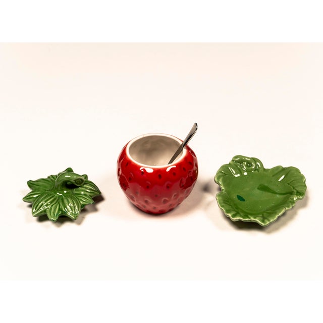 1970s Vintage Majolica Strawberry Jam Bowl, 1970s For Sale - Image 5 of 17