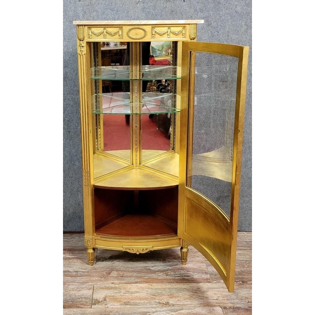 Gold Louis XVI Style Corner Display Bookcase in Gilt Wood, 1880-1900 For Sale - Image 8 of 9
