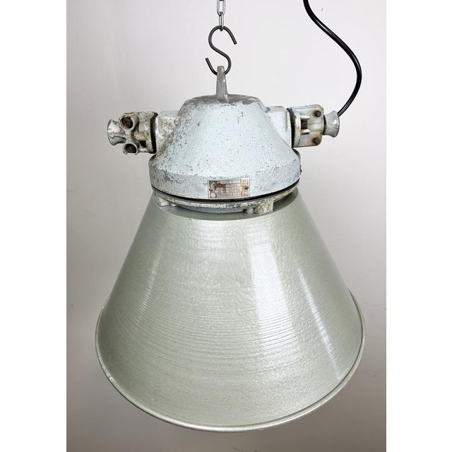 Gray Industrial Explosion Proof Lamp with Aluminium Shade from Elektrosvit, 1970s For Sale - Image 8 of 18