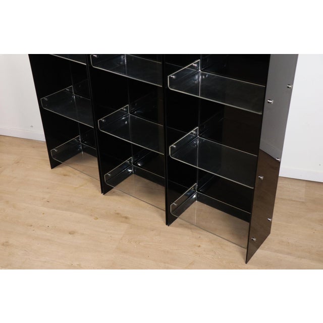 Vintage Space Age Bookcase in Black and Clear Acrylic Glass, 1970s For Sale - Image 6 of 18