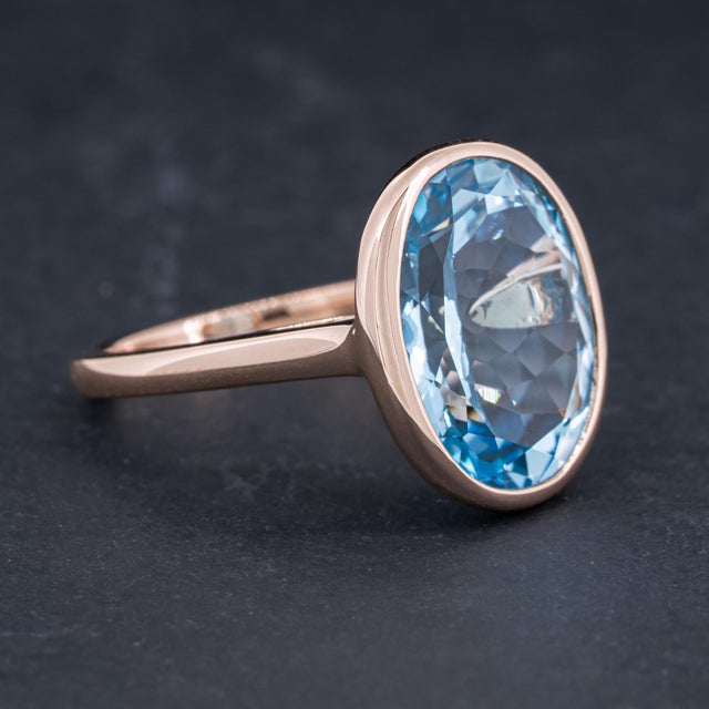 Blue Topaz Solitaire Ring 18k Rose Gold, Size 6.5 For Sale In Madison - Image 6 of 10