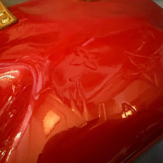 A 2004 Louis Vuitton Red Vernis Patent Leather and Vachetta Reade Hand-Bag For Sale - Image 18 of 18