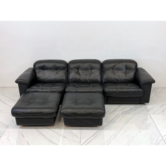 De Sede De Sede Ds-101 James Bond Reclining Leather 3 Seat Sofa With 2 Ottomans For Sale - Image 4 of 10