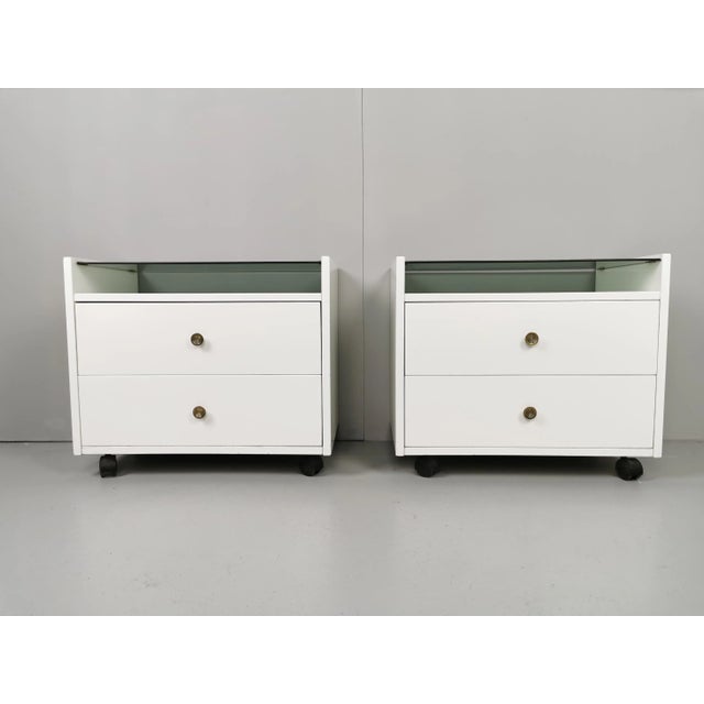 White Lacquered Nightstands by Carlo de Carli for Luigi Sormani, 1960s, Set of 2 For Sale - Image 11 of 11