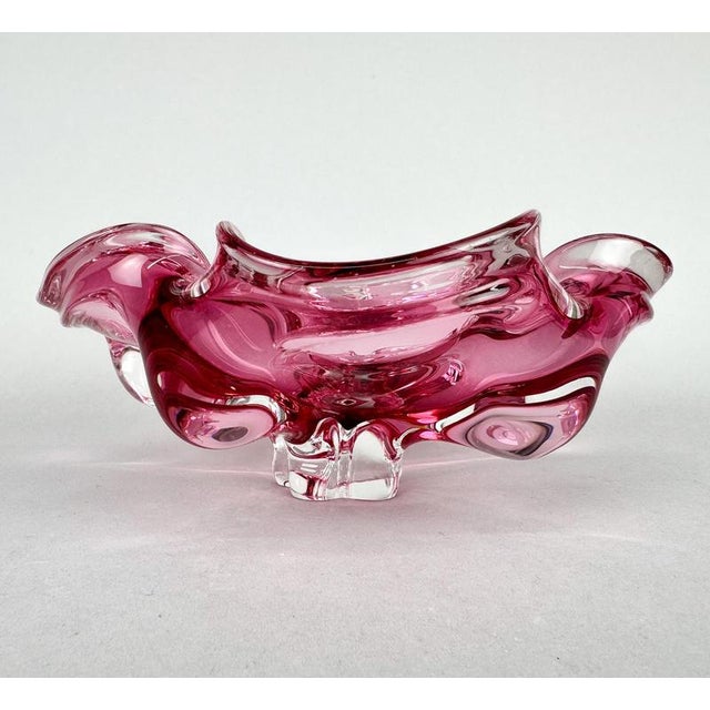 Art glass bowl designed by Josef Hospodka in Czechoslovakia in the 1960's and produced by the famous Chribska Glassworks....
