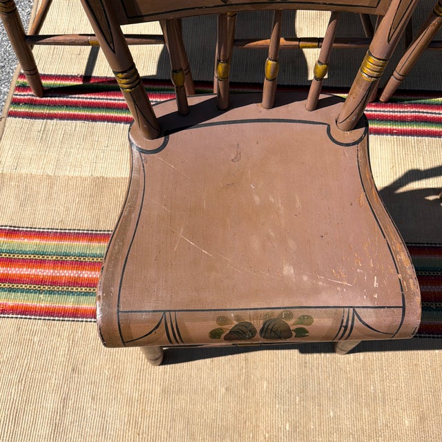 Antique Set of Six Lancaster County, Pennsylvania Paint Decorated Plank Seat Windsor Chairs, Circa 1840s–1850s For Sale - Image 10 of 12