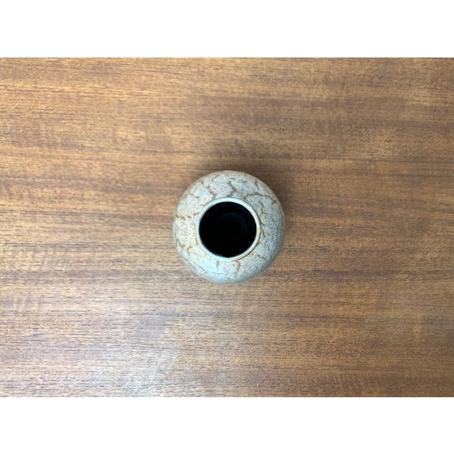 Mid-Century German Minimalist Studio Pottery Vase by Siegfried Gramann for Töpferhof Römhild, 1960s For Sale - Image 9 of 14