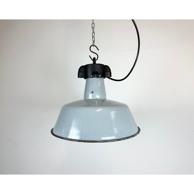Industrial Grey Enamel Factory Lamp with Cast Iron Top, 1960s For Sale - Image 14 of 14