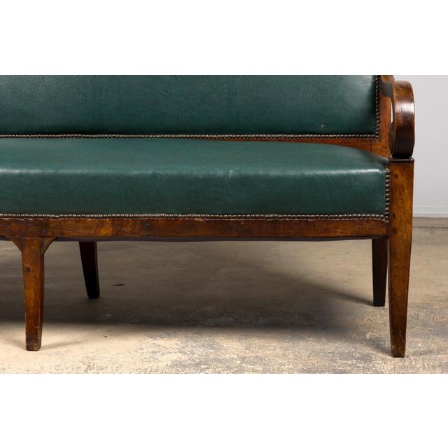 Early 19th Century French Empire Walnut Sofa in Forest Green For Sale In New York - Image 6 of 18
