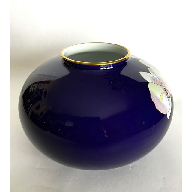 Koransha Porcelain Vase Featuring White Orchids on a Cobalt Blue Ground For Sale - Image 4 of 10