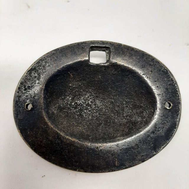 Vintage Oval Sunflower Brass Backings Ornate Pull Hardware - Lot of 2 For Sale - Image 4 of 8