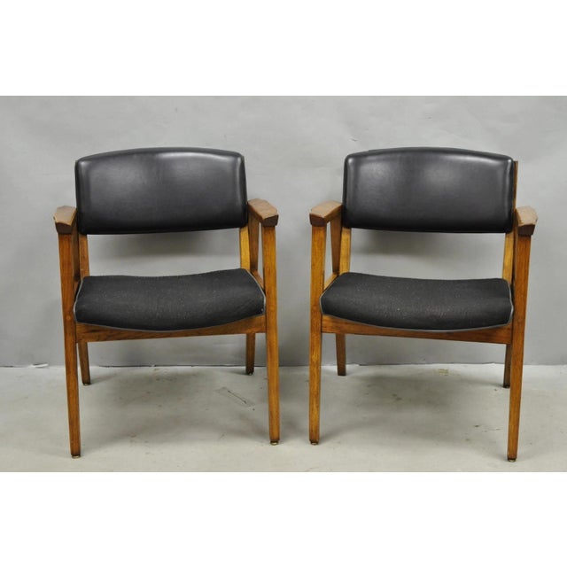 Mid-Century Modern Vintage Boling Chair Co Mid Century Modern Walnut Lounge Arm Chairs (A) - Pair For Sale - Image 3 of 17