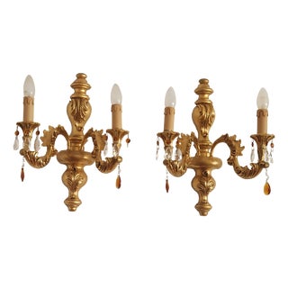 Antique Florentine Wall Lamp in Wood and Hand-Carved Gilded in Gold Leaf with Crystal Pendants, Italy, 1950s For Sale