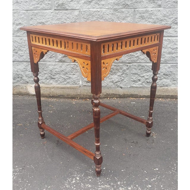 1950s Pair of Anglo-Indian Victorian Style Walnut and Rosewood Square Side Tables For Sale - Image 5 of 11