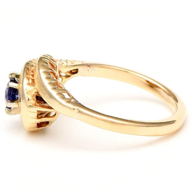 Contemporary 14KY Vintage Purple Sapphire(0.45) Swirl Ring, size 6.25 For Sale - Image 3 of 5