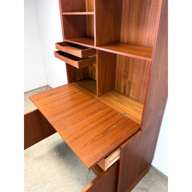 1960s MCM Danish Modern Teak Bookcase Wall Unit by Erik Brouer for Brouer Mobelfabrik For Sale - Image 5 of 12