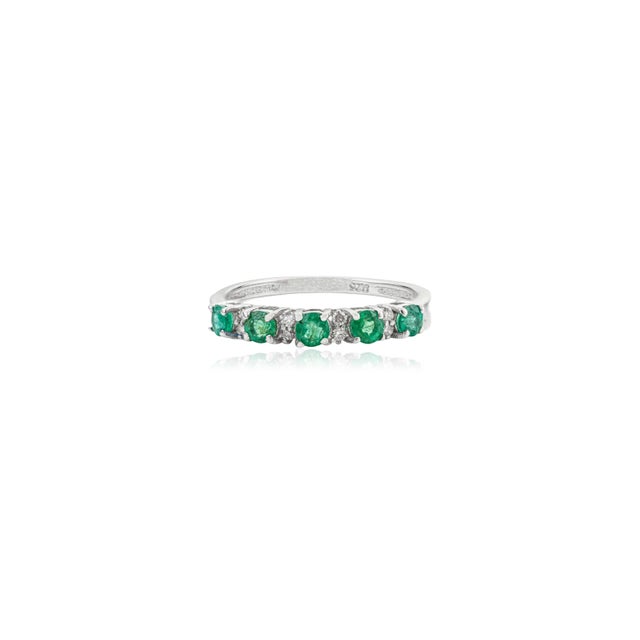 Minimalism Half Eternity 0.58 CTW Emerald & Diamond Alternating Stackable Band Ring for Women - Size 6.5 For Sale - Image 3 of 11