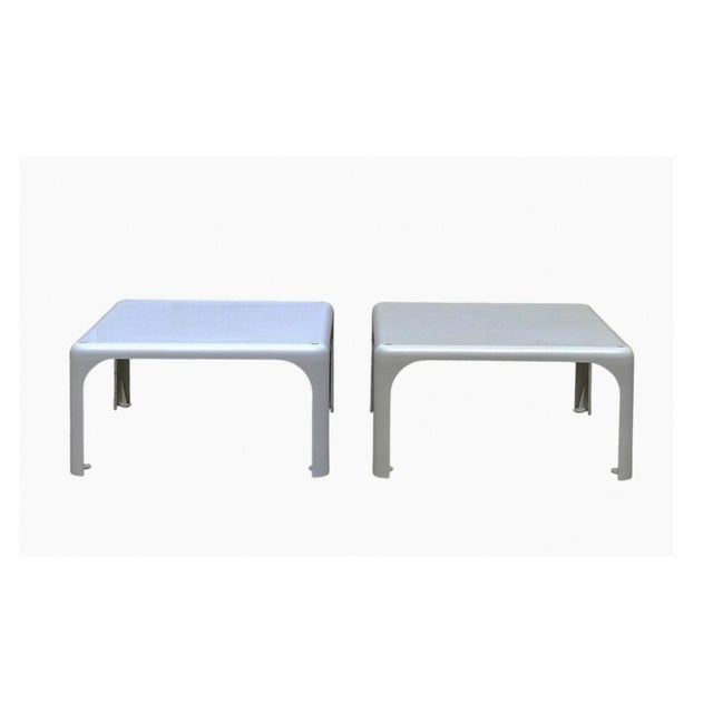 Mid-Century Modern White Demetrio 45 Stackable Side Tables by Vico Magistretti for Artemide, Italy, 1970s, Set of 2 For Sale - Image 3 of 6