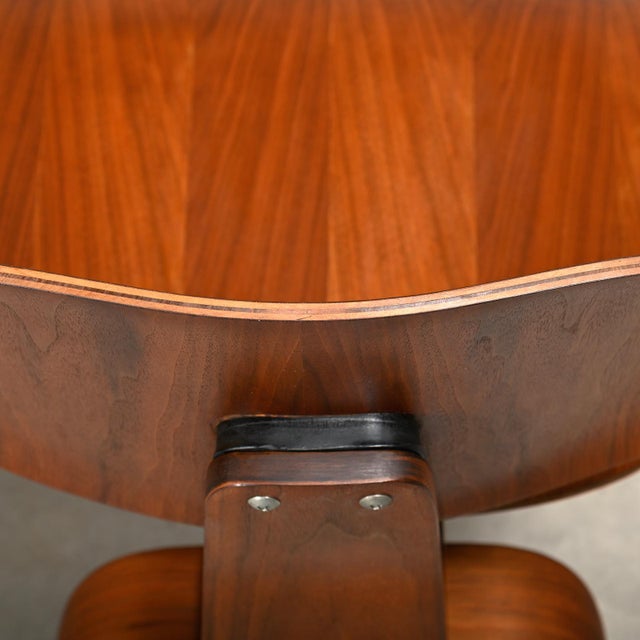 Early DCW Chair in Walnut Plywood by Charles and Ray Eames for Herman Miller, 1950s For Sale - Image 13 of 18
