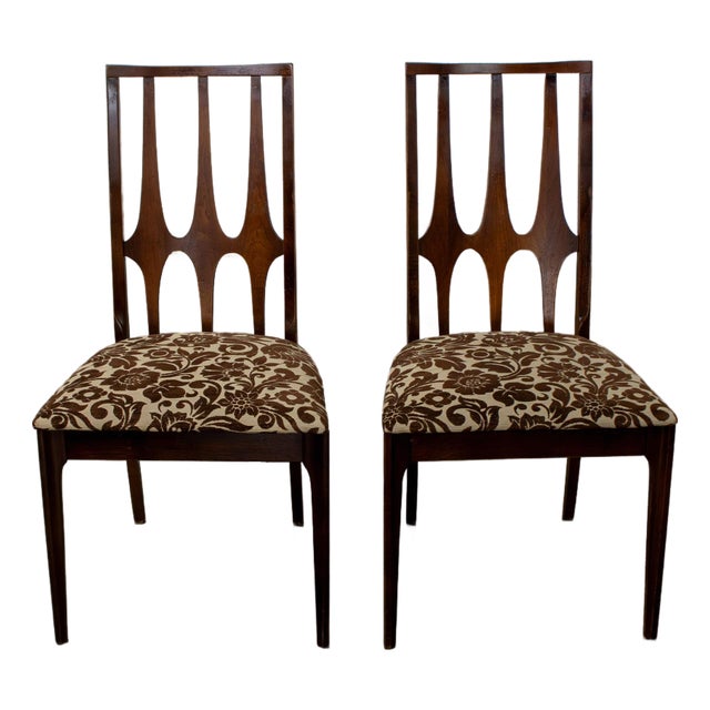 1962-1970 Mid Century Modern Broyhill Brasilia Walnut Dining or Side Chairs a Pair For Sale