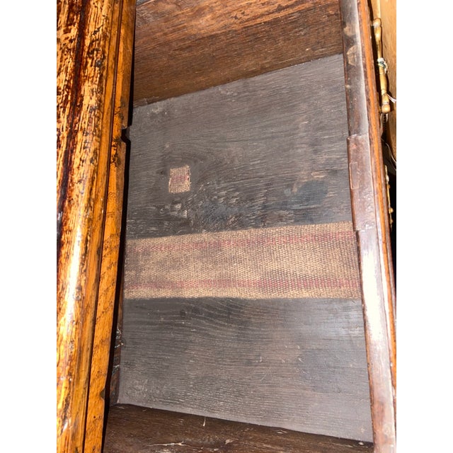 •18th century English sideboard (ca. 1770) •Made from beautiful oak wood + mahogany banded •Cabriolet legs •Queen Anne...