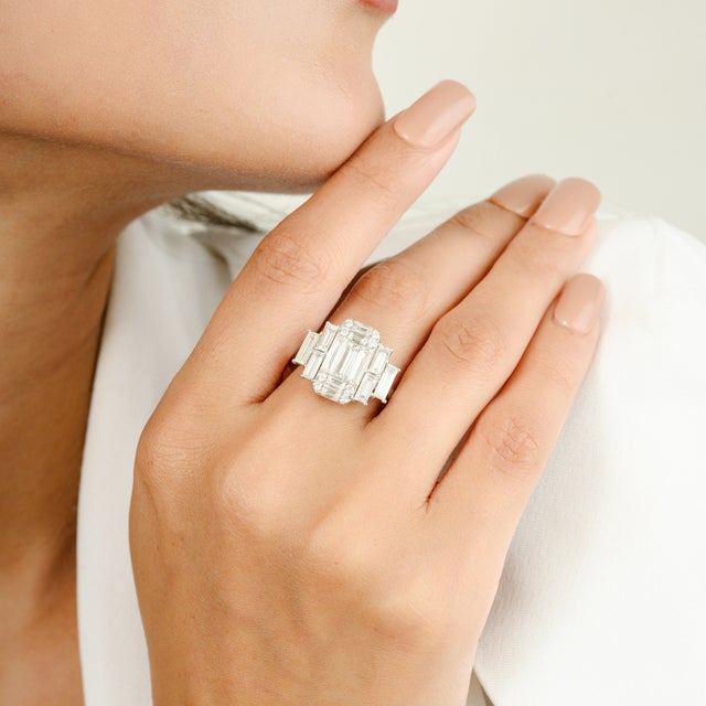 Metal Fine Diamond Cluster Engagement Cocktail Ring in Solid 18k Gold- Size 6 For Sale - Image 7 of 12