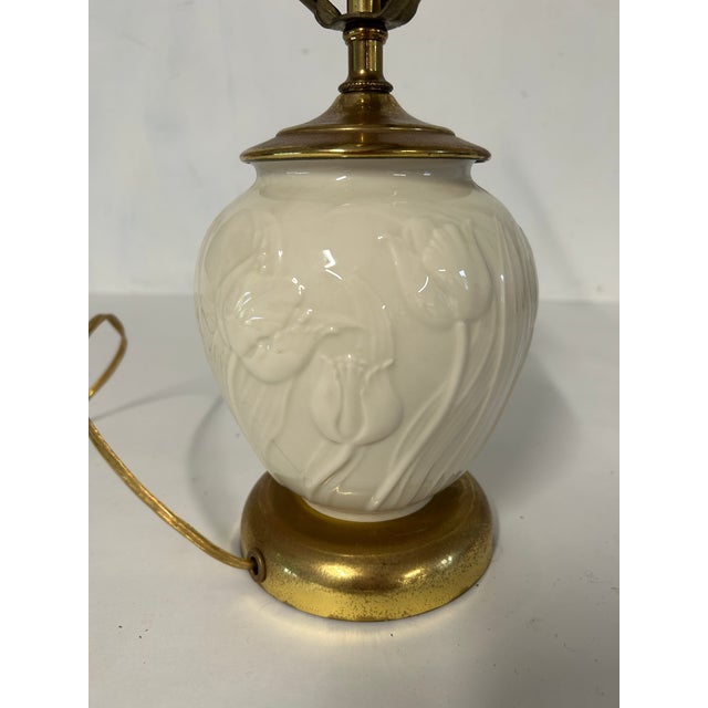 Shabby Chic Vintage Lenox Off White With Tulip Design Small Table Lamp For Sale - Image 3 of 5