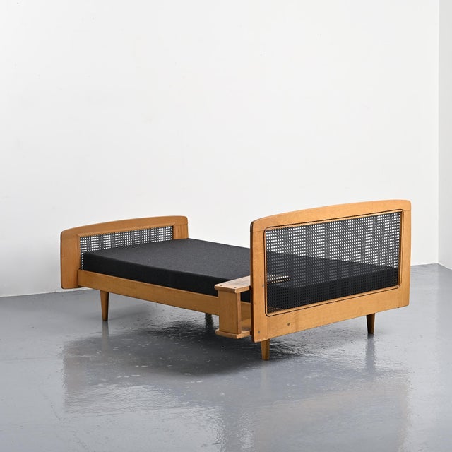 Ligne Roset Single Bed by Roger Landault for Ligne Roset, France, 1965 For Sale - Image 4 of 15