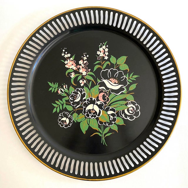 Vintage 1950's Floral Lithograph Print Extra Large Round Metal Decorative Serving Tray For Sale - Image 13 of 13